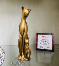 Load image into Gallery viewer, MOTHER CAT WITH CHILD SHOWPIECE